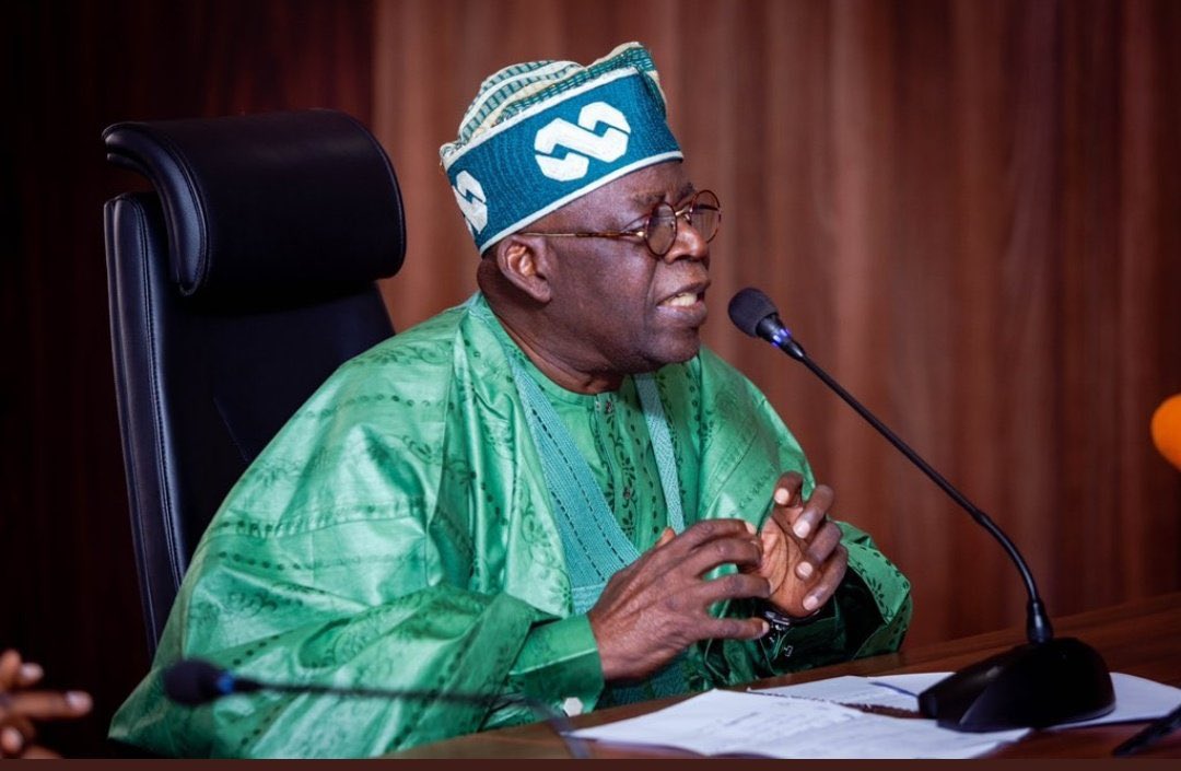 Tinubu Misses Steps, Staggers Before Addressing APC Convention